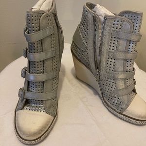 Women’s Trendy Silver Wedge Sneaker
